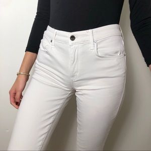 White skinny jeans